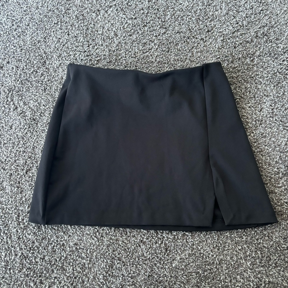 H&M Black Slit Mini Skirt